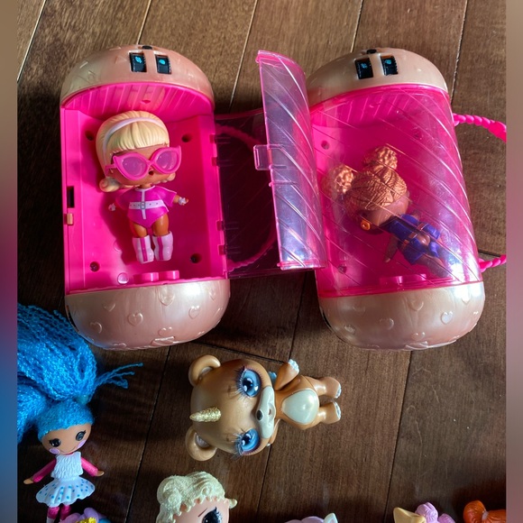 LOT of LOL dolls plus extras. - Picture 2 of 7